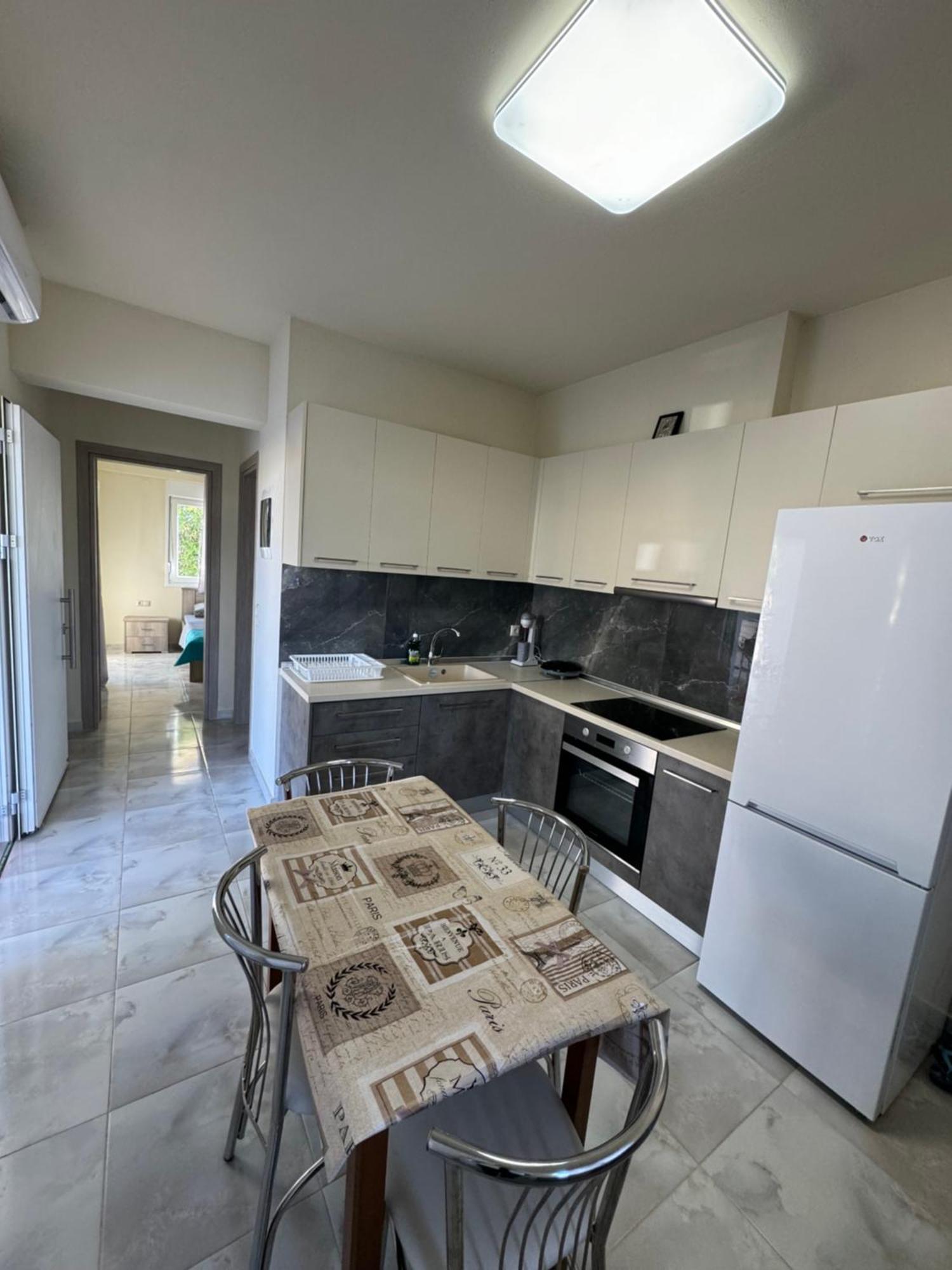 Adoniss Apartmentss Paralia Dionysiou Exterior foto